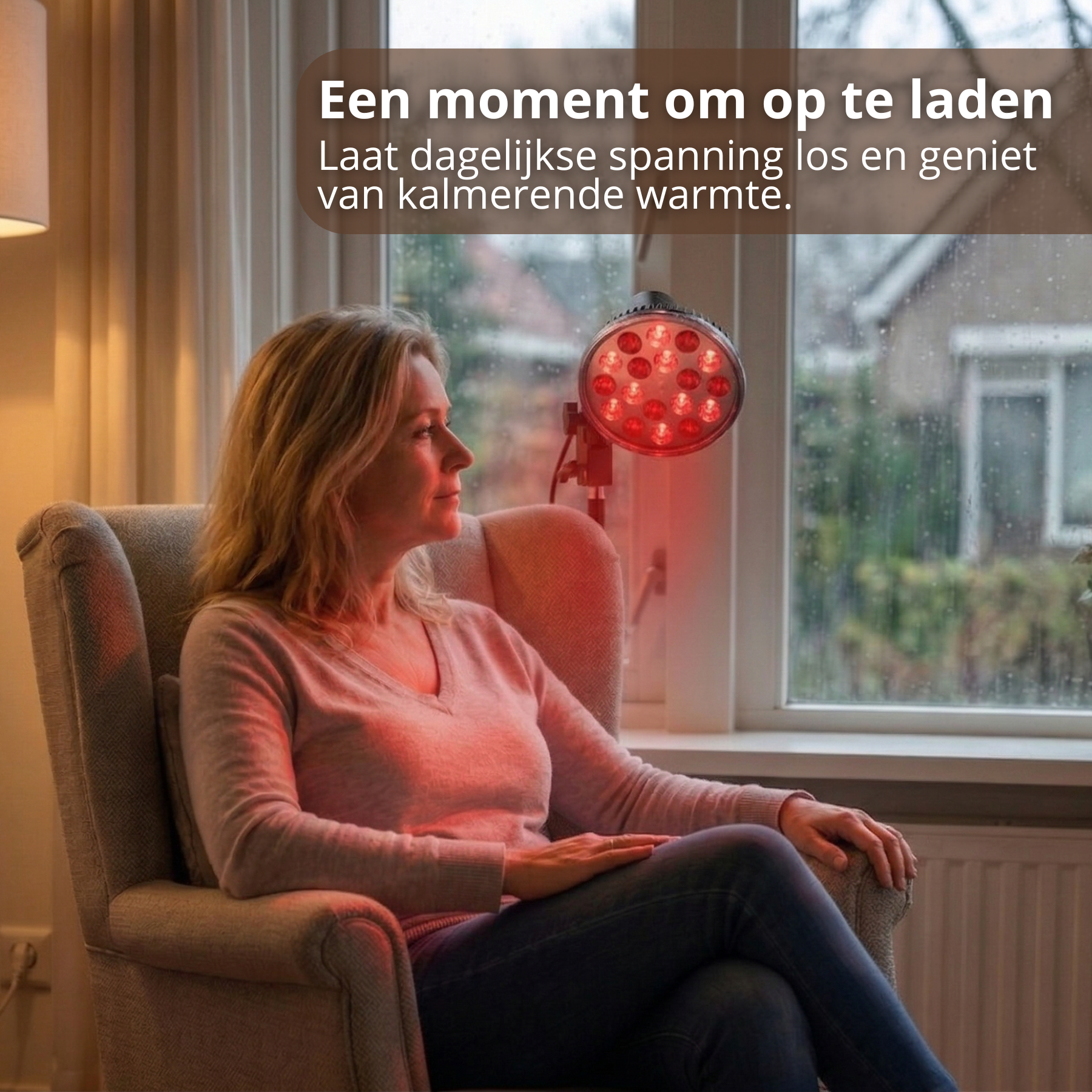 Infrarood lamp voor ontspanning en herstel thuis – roodlicht therapie lamp bij fauteuil voor kalmerende warmte